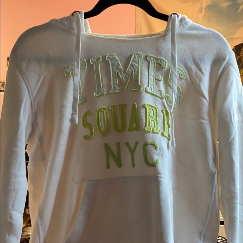 White Aeropostale sweater